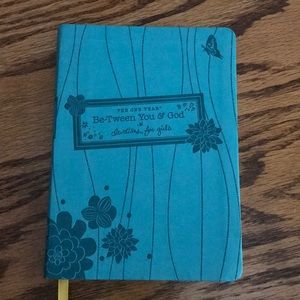 NWOT Be-Tween You & God Devotional Book